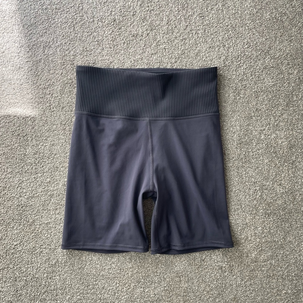 Vuori Women's Ribbed Studio Shorts | Azure | Size Small